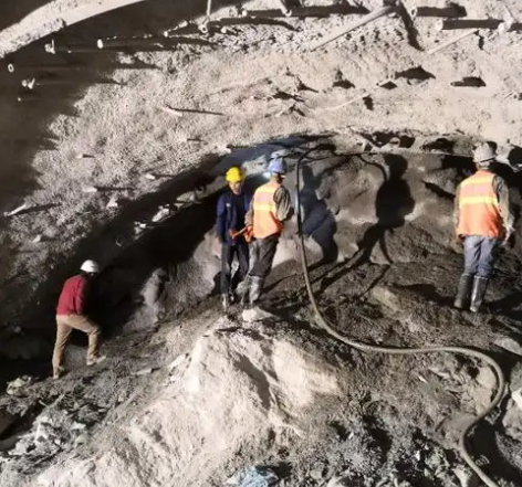 蔚县拱顶带模注浆料的施工流程及注意事项